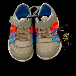 Toddler SIZE 7 sneakers